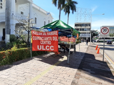Surte efecto plant&oacute;n de locatarios a Estrada Ferreiro y esperan hoy la apertura total de calles del Centro