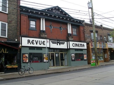 Guillermo del Toro pide ayuda para salvar el &quot;Revue Cinema&quot;, el cine más antiguo del mundo, ubicado en Toronto