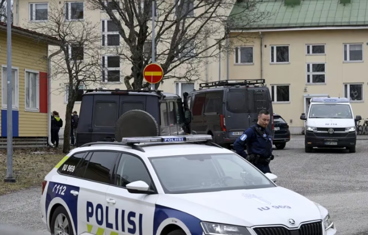 Niño de 12 años mata a compañero de clase e hiere a otros dos con arma de fuego en Vantaa, Finlandia