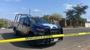 En vuelto en una sábana y en plástico transparente hallan a un asesinado en la colonia Francisco I. Madero