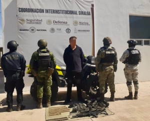 Asegura a un civil, armas de fuego, cargadores, equipo t&aacute;ctico y una cuatrimoto