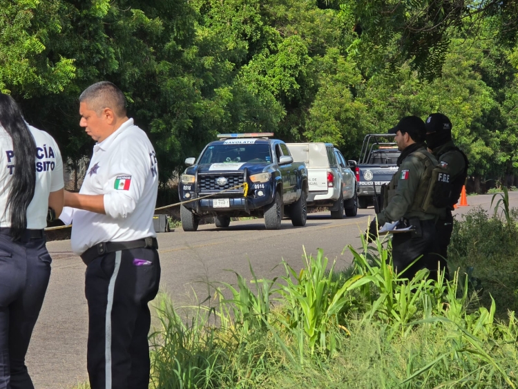 Muere mujer atropellada por un conductor que huy&oacute;, en Villa Ju&aacute;rez, en Navolato