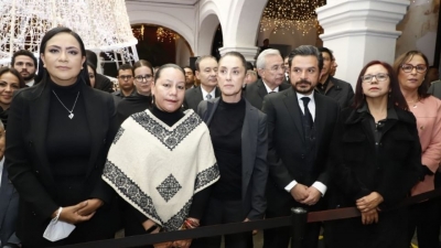 Zo&eacute; Robledo, Director General del IMSS, acude a homenaje p&oacute;stumo de Miguel Barbosa