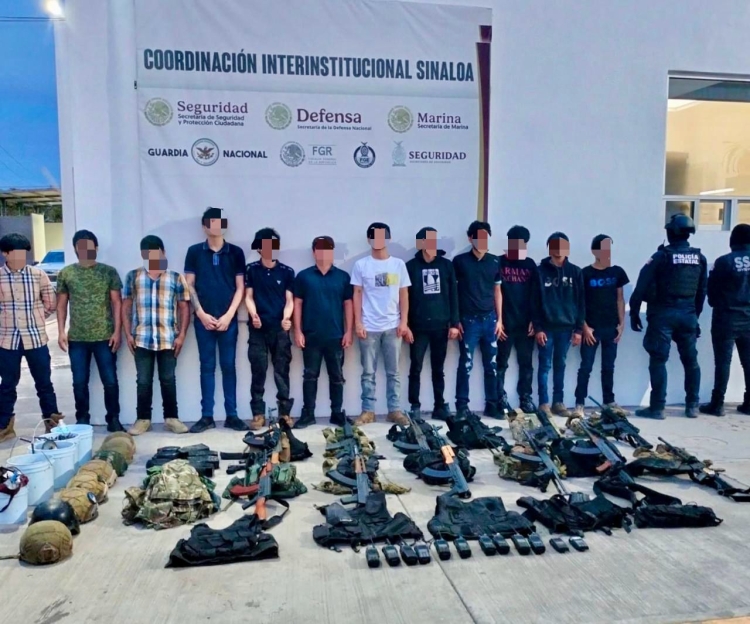 Fuerzas Armadas detienen a 12 civiles, les aseguran armamento y veh&iacute;culos