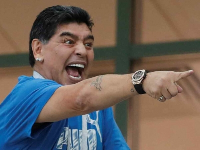Suponen posible hackeo del Face de Maradona; posts en el perfil del fallecido ex astro argentino causan polémica