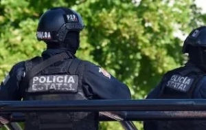 Encuentran a un hombre muerto con la cabeza embolsada en un camino al norte de Culiacán