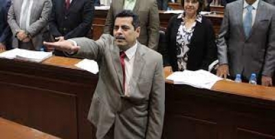 Se suma Tony Casta&ntilde;eda a la desbandada en el PRI