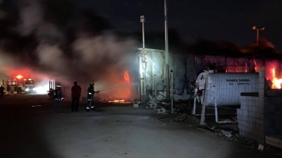 Una bodega alrededor del estadio de Mazatl&aacute;n FC Fuego ardi&oacute; en llamas