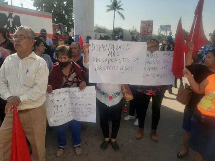 Precaristas piden a diputados presupuesto para resolver carencias de vivienda y servicios