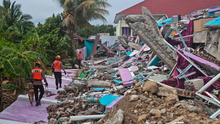 Al menos ocho fallecidos dejó terremoto en la isla indonesia de Java