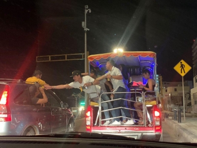 Hacen caso omiso de la pandemia en Mazatl&aacute;n
