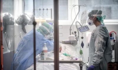 Italia honra en m&aacute;rmol a m&eacute;dicos muertos por Covid-19