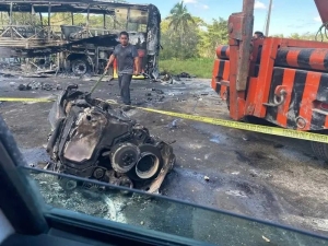 Accidente deja m&aacute;s de 30 muertos en Villahermosa; la cifra podr&iacute;a rondar las 40 v&iacute;ctimas