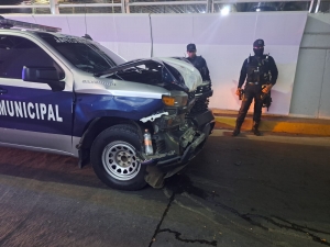 Un polic&iacute;a municipal resulta con fractura tras accidente sobre la Av. &Aacute;lvaro Obreg&oacute;n