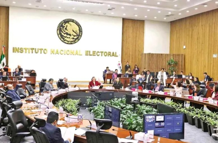 INE publica lista, pero se deslinda de los errores; elecci&oacute;n judicial