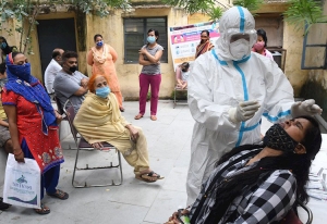 India supera a Brasil en contagios por Covid-19 y se convierte en el segundo pa&iacute;s con m&aacute;s casos