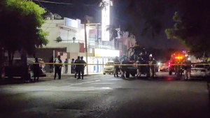 Un hombre muerto y una mujer con quemaduras dej&oacute; el incendio de una boutique en la L&aacute;zaro C&aacute;rdenas