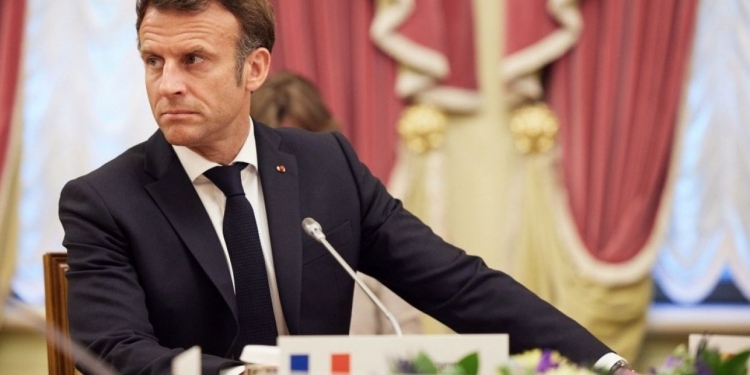 Macron retrasa las pensiones hasta los 64 años en Francia