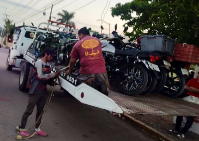 Agentes de la Polic&iacute;a Municipal y de Tr&aacute;nsito detuvieron a cinco personas, 140 motocicletas, entre otras unidades, durante operativo en Culiac&aacute;n