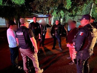 Hombres armados levantan a un hombre baleado en la Cl&iacute;nica Culiac&aacute;n