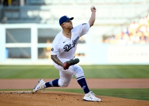 Julio Ur&iacute;as mantiene su racha de victorias y los Dodgers le dieron una paliza a los Padres de San Diego