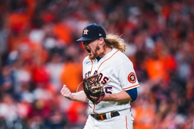 Correa y Altuve, letales ante Boston en el primero de la serie final