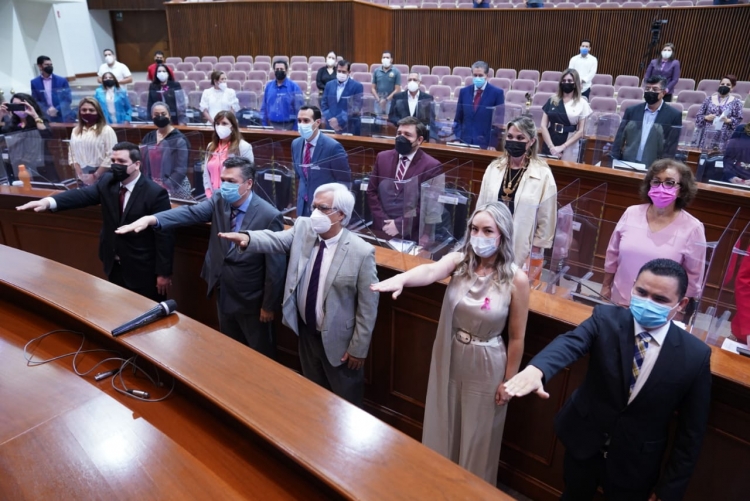 Ratifican a R&iacute;os Rojo como secretario General del Congreso de Sinaloa
