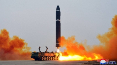 Corea del Norte lanza un poderoso misil en la costa de Japón y advierte que atacará cada movimiento hostil