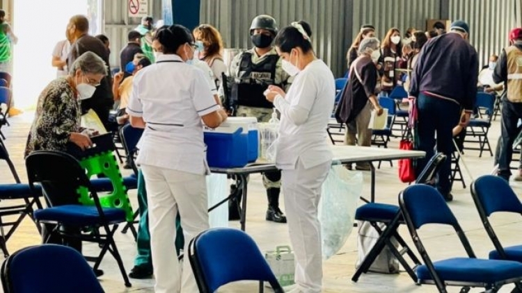 Vacunada, 22% de la poblaci&oacute;n mayor de 18 a&ntilde;os, reporta la SSA
