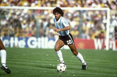 Imputan por homicidio culposo a m&eacute;dico de Maradona