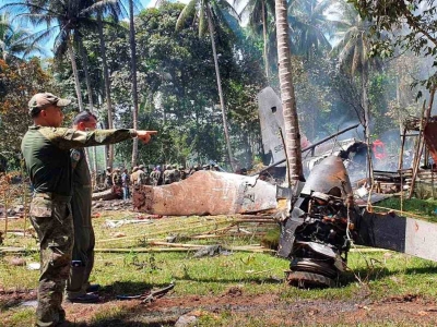 Suman 50 las v&iacute;ctimas de avionazo en Filipinas