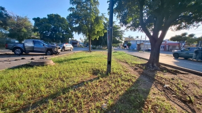 Choque deja da&ntilde;os materiales en la colonia Las Quintas en Culiac&aacute;n
