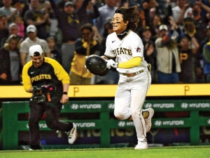 Piratas impone su poder&iacute;o; Astros cae 7-4