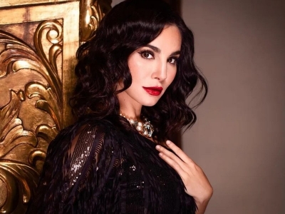 Martha Higareda sorprende a fans con habilidades en el pole dance