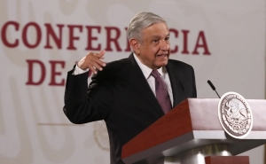 AMLO les pide a partidos que desembolsen un 50% del dinero que reciben para comprar vacuna
