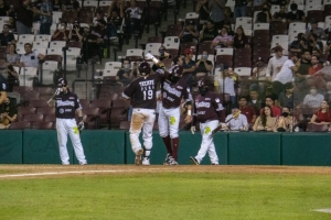 Con el pie izquierdo, as&iacute; inici&oacute; Tomateros