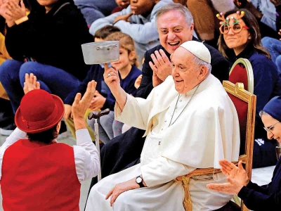 El Papa Francisco aclara que firm&oacute; su renuncia desde hace 9 a&ntilde;os atr&aacute;s por si se enfermaba