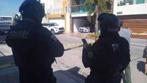 Gatilleros llegan en un auto deportivo para ejecutar a vecino de Camino Real, en Culiacán