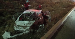 Familia sufre aparatoso accidente automovil&iacute;stico por la Costerita