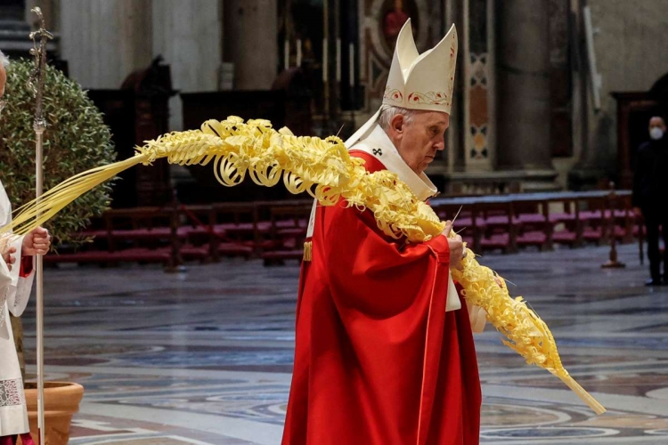 La crisis pesa, aseguró el Papa en Domingo de Ramos