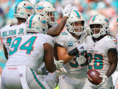 Delfines de Miami propina paliza hist&oacute;rica de 70-20 a los Broncos de Denver