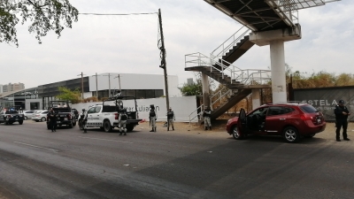 Ataque a balazos deja a conductor mal herido, frente a la SEPyC, en Culiac&aacute;n