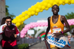 Ganan kenianos el Marat&oacute;n del Pac&iacute;fico 2024